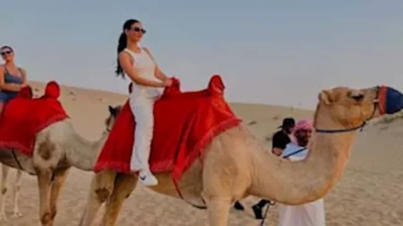 بـ الحجاب..فيكتوريا جاستيس في أبو ظبي بـ الحجاب..فيكتوريا جاستيس في أبو ظبي