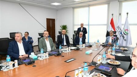 مصر تحتفل بافتتاح المعامل المركزية الصناعية المتكاملة بميناء العين السخنة