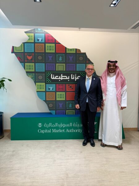 رئيس الرقابة المالية يدرس سبل تعزيز التعاون مع قادة المؤسسات المالية السعودية