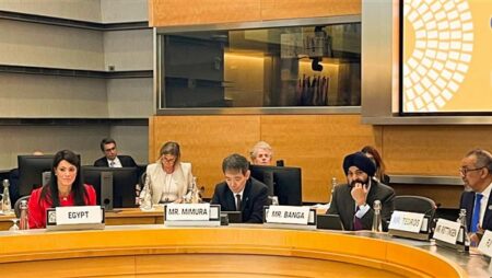 وزيرة التخطيط تُشارك في إطلاق مبادرة البنك الدولي لتعزيز الاستثمار في النظم الصحية