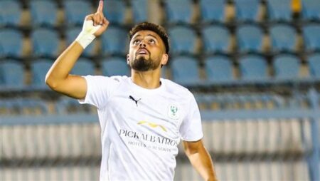 صلاح محسن يغيب عن المصري في مواجهة الأهلي بسبب الإيقاف