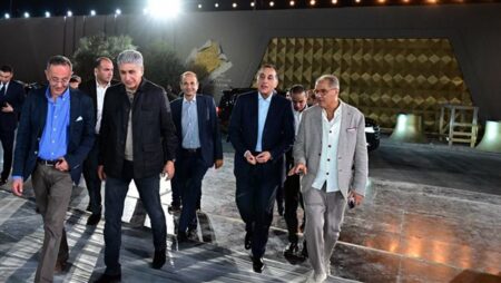 رئيس الوزراء يتابع اللمسات النهائية استعدادًا لاحتفالية افتتاح المتحف المصري الكبير.. صور