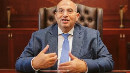 “جمعية الخبراء” تطالب بحوار مجتمعي قبل فرض ضريبة على المشروبات الغازية