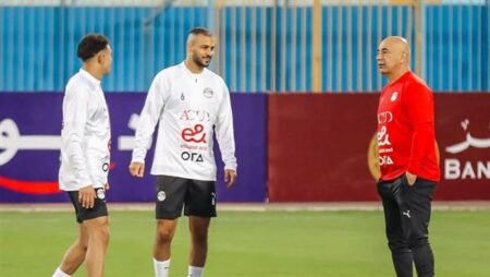 محمد صلاح ملك تحطيم الأرقام القياسية.. والعميد يقف أمام أبواب المجد محمد صلاح ملك تحطيم الأرقام القياسية.. والعميد يقف أمام أبواب المجد