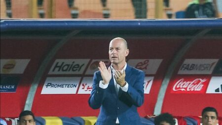 توروب يطلب تقريرا فنيا عن الأندية المشاركة في السوبر المصري