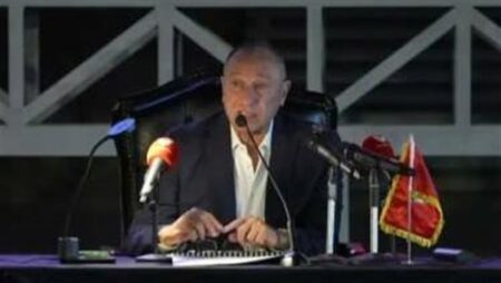 محمود الخطيب: "لأول مرة أفكر في نفسي قبل الأهلي.. وهذا سر التراجع" محمود الخطيب: "لأول مرة أفكر في نفسي قبل الأهلي.. وهذا سر التراجع"