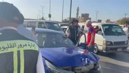 شاهد ضابط شرطة برتبة بطل.. تعامل باحتراف وضبط النفس في مواجهة قائد سيارة متهور بالقليوبية