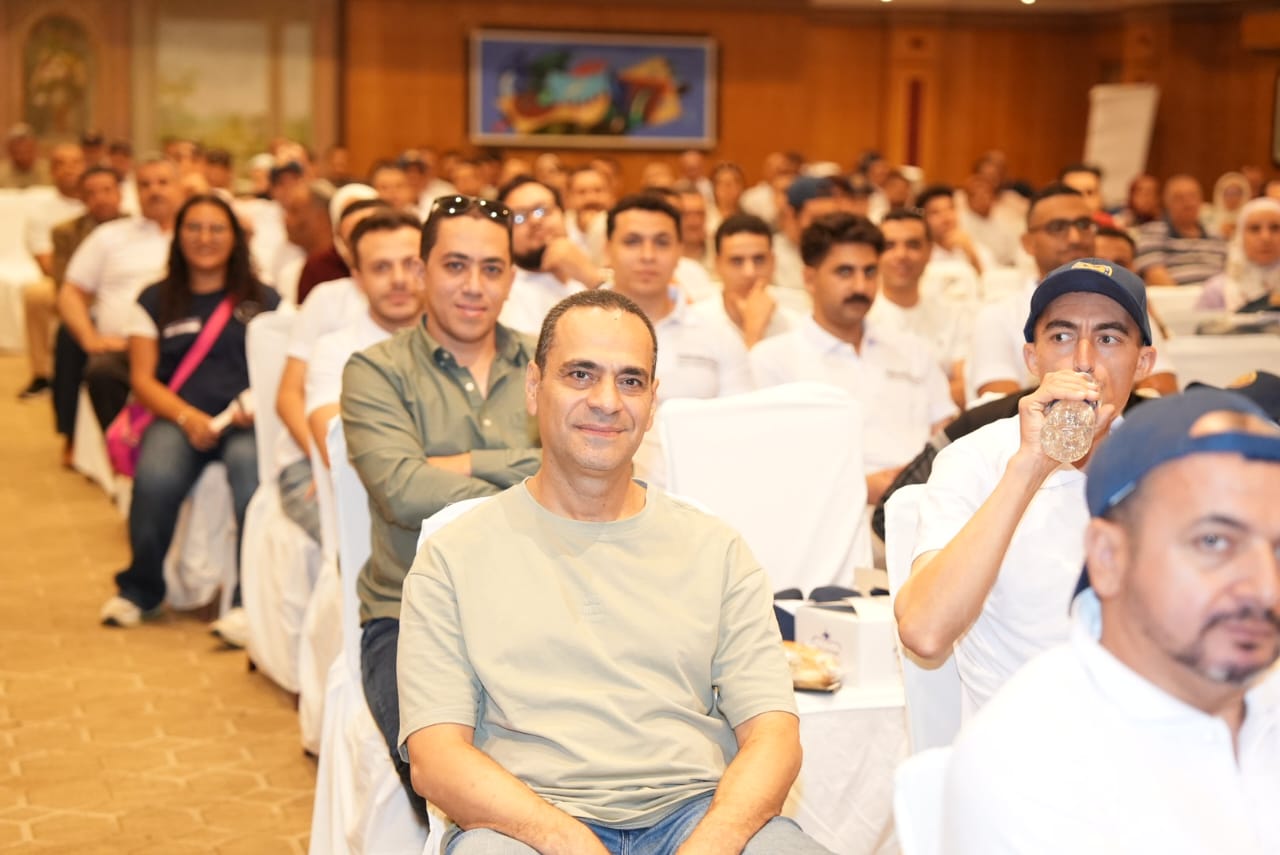 توفير بيئة عمل إيجابية حجر الأساس في تطوير الأداء المؤسسي