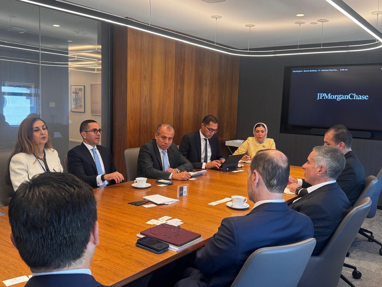وزير الاستثمار يلتقي نائب رئيس مجلس إدارة شركة جي بي مورجان تشيس.. صور