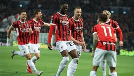 لياو يقود تشكيل ميلان الأساسي أمام روما في الدوري الإيطالي