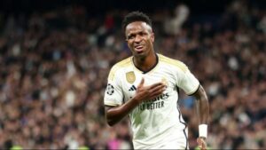 مصير فينيسيوس يشتعل داخل ريال مدريد.. البقاء أو الرحيل المجاني