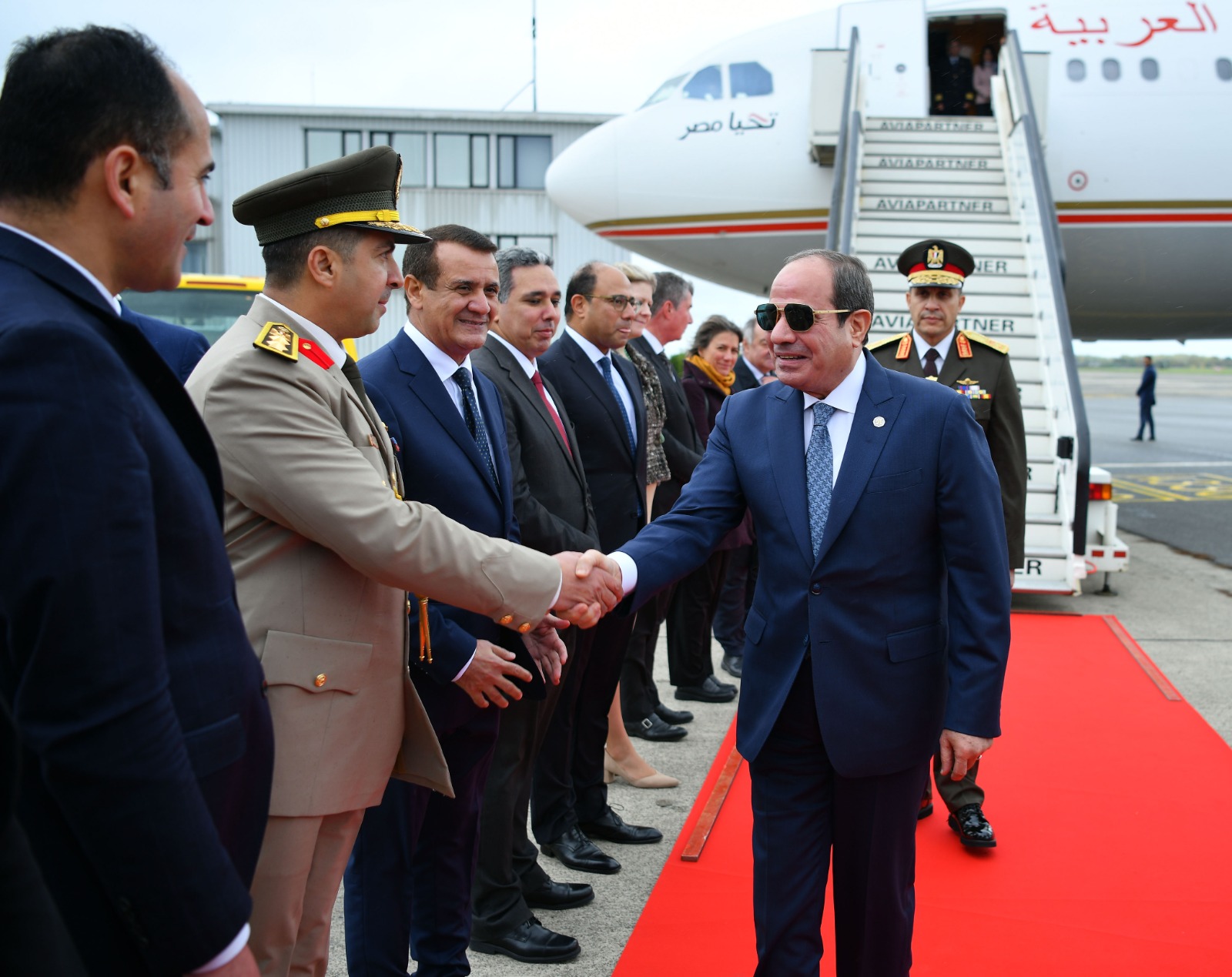 السيسي يصل بروكسل للمشاركة في القمة المصرية الأوروبية.. فيديو وصور