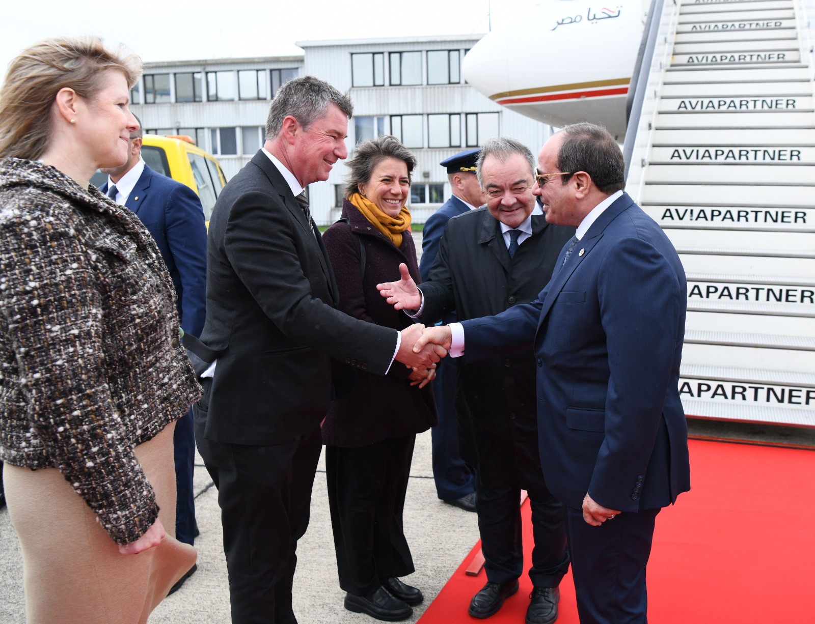 السيسي يصل بروكسل للمشاركة في القمة المصرية الأوروبية.. فيديو وصور