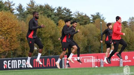 ميلان يعلن تشكيله الرسمي لمواجهة أتالانتا في الدوري الإيطالي