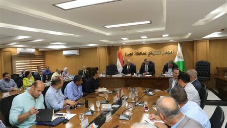 محافظ الجيزة يبحث استعدادات الفنادق والجهات التنفيذية لافتتاح المتحف المصري الكبير محافظ الجيزة يبحث استعدادات الفنادق والجهات التنفيذية لافتتاح المتحف المصري الكبير