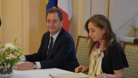 دار غاليمار الفرنسية وديوان المصرية تطلقان مجموعة أدبية جديدة تجسد الحوار الثقافي بين ضفتي المتوسط دار غاليمار الفرنسية وديوان المصرية تطلقان مجموعة أدبية جديدة تجسد الحوار الثقافي بين ضفتي المتوسط