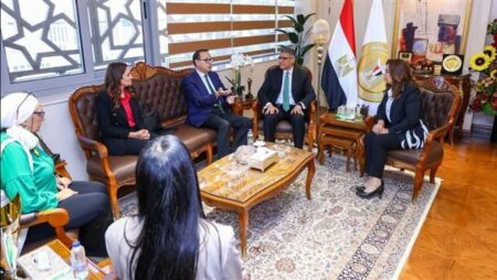 وزيرة التنمية المحلية تبحث مع محافظ الجيزة التعاون في مجال التطوير الحضري للمحافظة وزيرة التنمية المحلية تبحث مع محافظ الجيزة التعاون في مجال التطوير الحضري للمحافظة