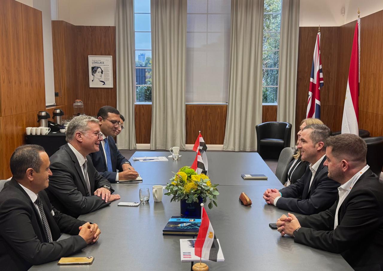 وزير البترول يلتقى نائب رئيس إكسون موبيل العالمية واكوينور النرويجية على هامش قمة لندن