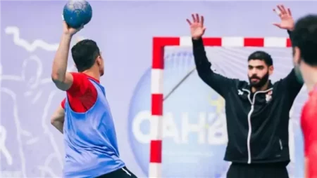 «رجال يد الأهلي» يتدرب استعدادًا لمواجهة البوليس الرواندي «رجال يد الأهلي» يتدرب استعدادًا لمواجهة البوليس الرواندي