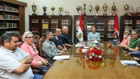 الخطيب يحسم مشاورات لجنة التخطيط بشأن المدير الفني الجديد للأهلي