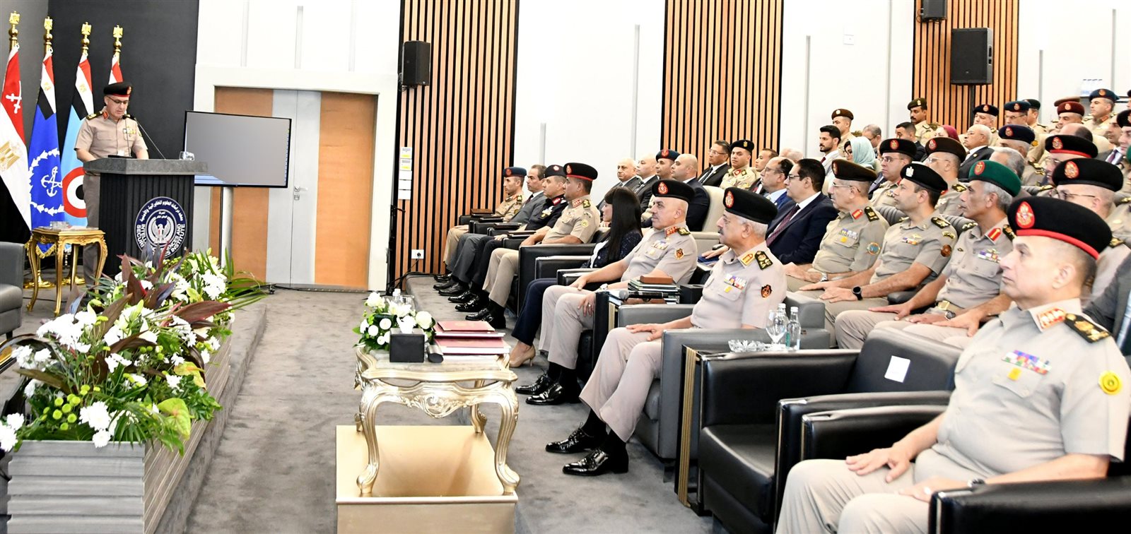 وزير الدفاع يشهد مناقشة البحث الرئيسي لمركز الدراسات الاستراتيجية للقوات المسلحة