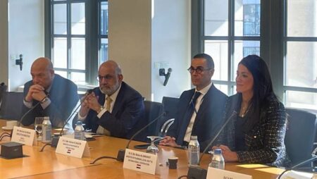 المشاط تبحث مع رئيس مؤسسة التمويل الدولية الجهود المشتركة لتمكين القطاع الخاص