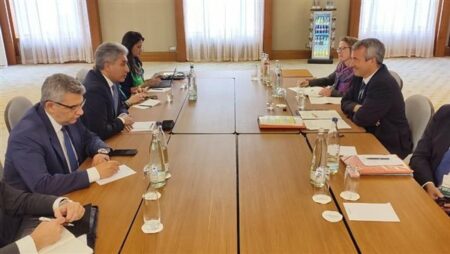 شريف فتحي يبحث تعزيز التعاون السياحي مع قيادات البرلمان والحكومة الألمانية