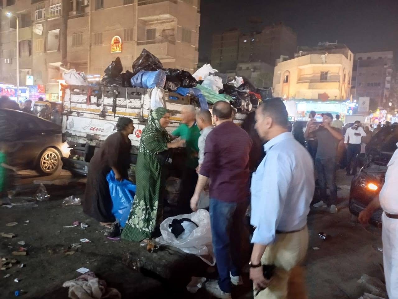 إزالة أكبر تجمع لفرز المخلفات والعشش بحدائق الأهرام بعد 10 سنوات