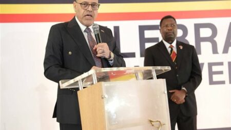 نيابة عن رئيس الوزراء.. وزير العمل يُلقي كلمة باحتفالية السفارة الأوغندية بالقاهرة بمناسبة "ذكرى الاستقلال" نيابة عن رئيس الوزراء.. وزير العمل يُلقي كلمة باحتفالية السفارة الأوغندية بالقاهرة بمناسبة "ذكرى الاستقلال"