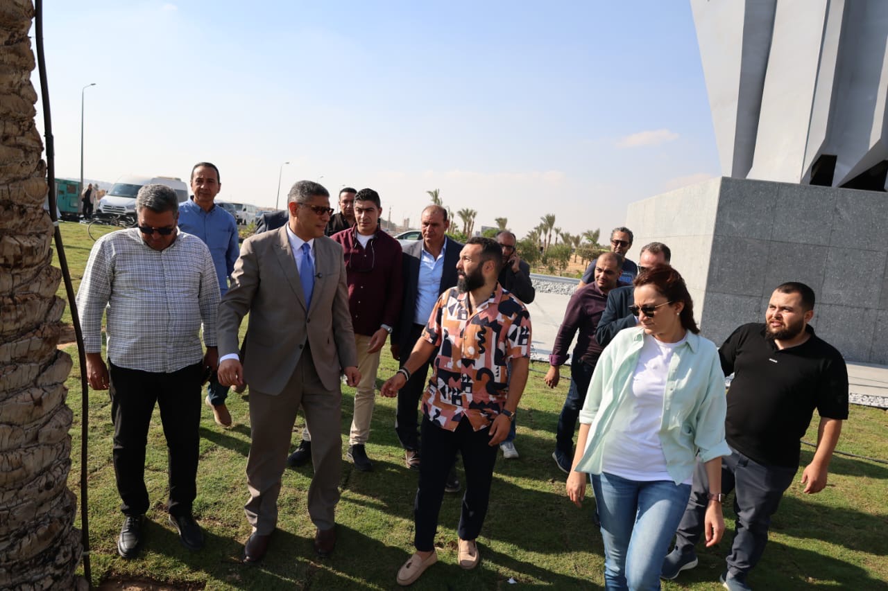 محافظ الجيزة يتفقد اللمسات النهائية لأعمال التطوير والتجميل استعدادًا لافتتاح المتحف المصري الكبير