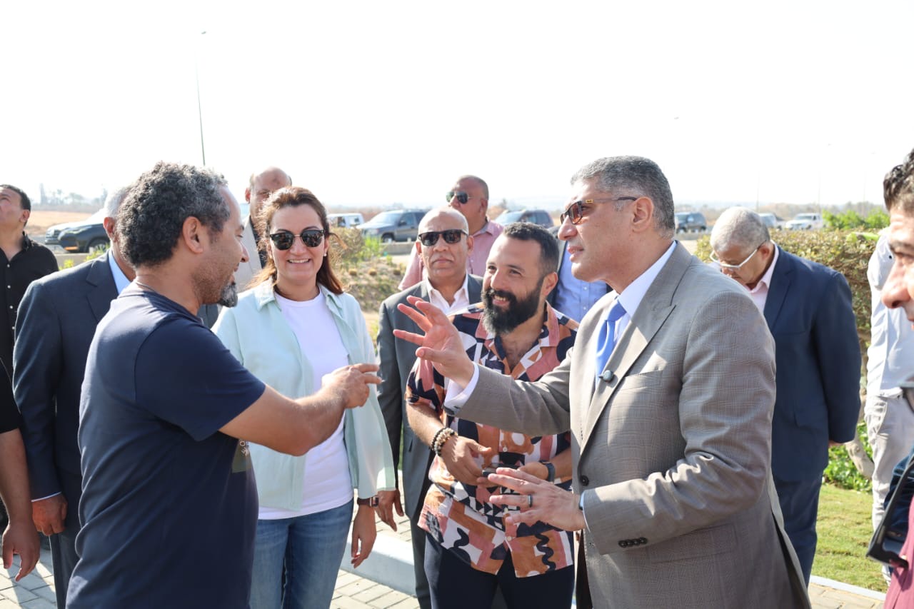 محافظ الجيزة يتفقد اللمسات النهائية لأعمال التطوير والتجميل استعدادًا لافتتاح المتحف المصري الكبير