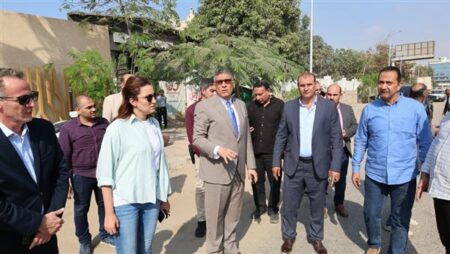 محافظ الجيزة يتفقد اللمسات النهائية لأعمال التطوير والتجميل استعدادًا لافتتاح المتحف المصري الكبير محافظ الجيزة يتفقد اللمسات النهائية لأعمال التطوير والتجميل استعدادًا لافتتاح المتحف المصري الكبير