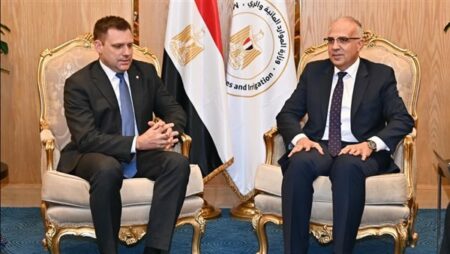 وزير الري يلتقي نائب رئيس الوزراء ووزير البيئة بجمهورية سلوفاكيا