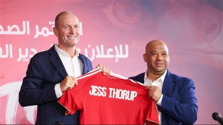 وليد صلاح الدين يستقبل أسرة الدنماركي ييس توروب وليد صلاح الدين يستقبل أسرة الدنماركي ييس توروب