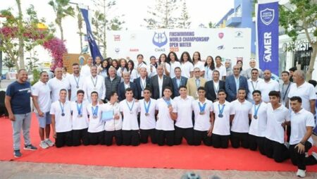 وزير الشباب يهنئ أبطال مصر لتصدرهم بطولة العالم للسباحة بالزعانف