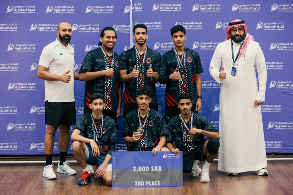 تتويج الفائزين ببطولة جدة لكرة المناورة بإجمالي جوائز 40 ألف ريال 5 تتويج الفائزين ببطولة جدة لكرة المناورة بإجمالي جوائز 40 ألف ريال