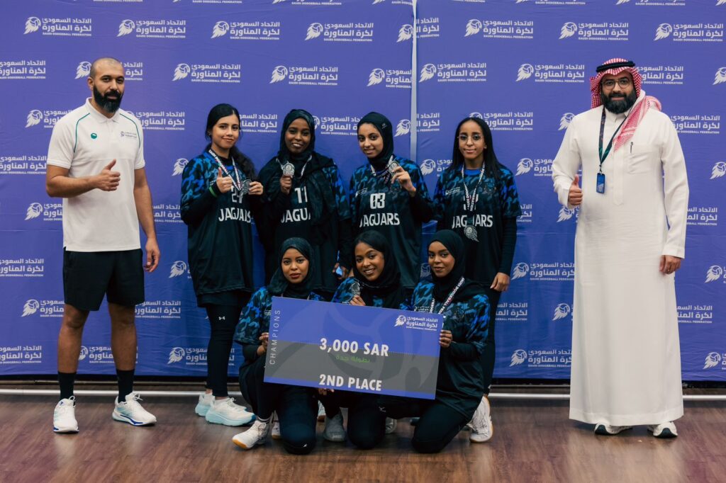تتويج الفائزين ببطولة جدة لكرة المناورة بإجمالي جوائز 40 ألف ريال 1 تتويج الفائزين ببطولة جدة لكرة المناورة بإجمالي جوائز 40 ألف ريال