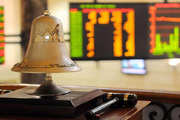تباين أداء مؤشرات البورصة المصرية بمنتصف تعاملات