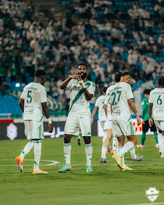 أهلي جدة يقتحم المربع الذهبي بعد تجاوزه النجمة