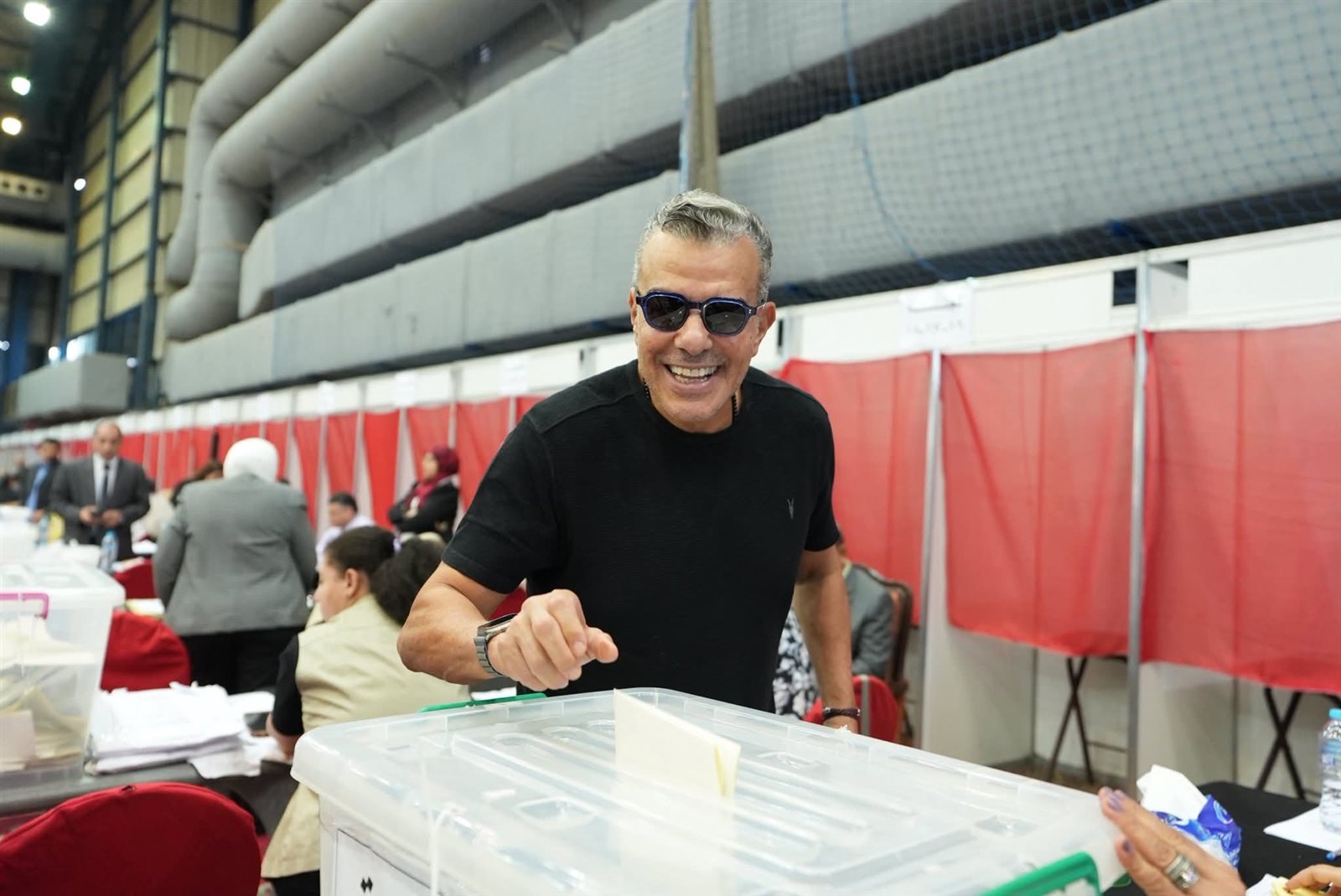 انتخابات الأهلي.. الخطيب يدلي بصوته وسط إقبال كبير من الاعضاء