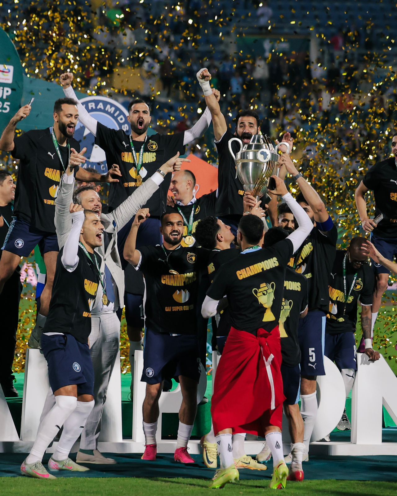 فرحة قارية جديدة.. احتفالات بيراميدز بلقب السوبر الأفريقي