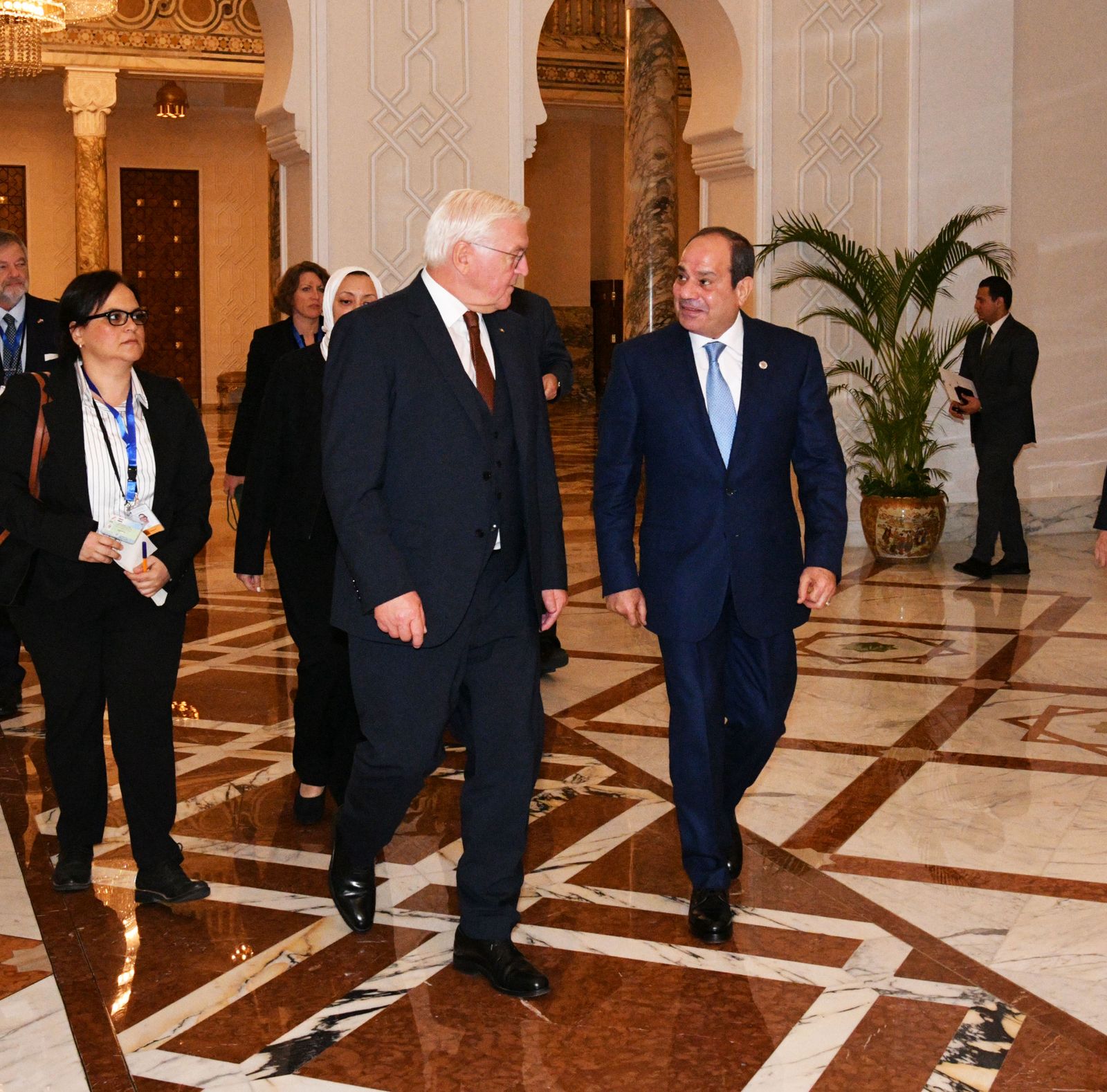 السيسي يستقبل رؤساء ألمانيا ووزراء دول تجمع البنلوكس وملكة الدنمارك.. "فيديو وصور"