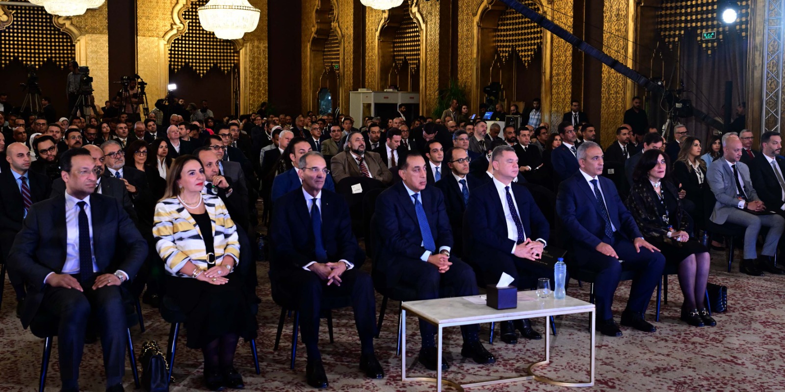 رئيس الوزراء: "شعبنا بحقّ أعظم ثرواتنا"