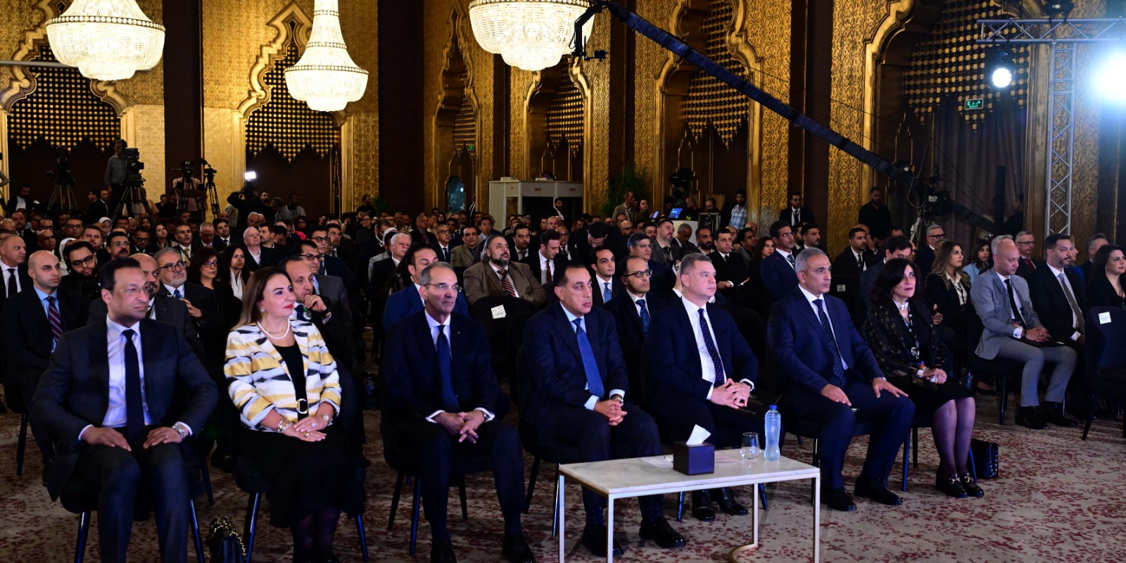 رئيس الوزراء: "شعبنا بحقّ أعظم ثرواتنا"