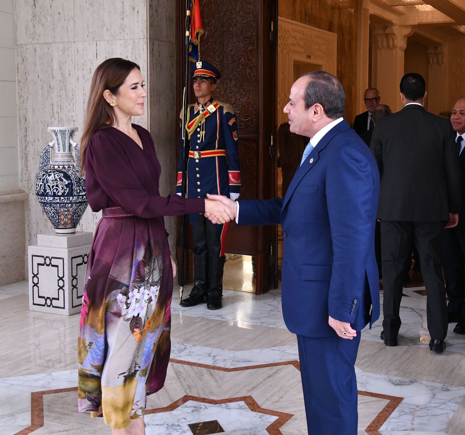 السيسي يستقبل رؤساء ألمانيا ووزراء دول تجمع البنلوكس وملكة الدنمارك.. "فيديو وصور"