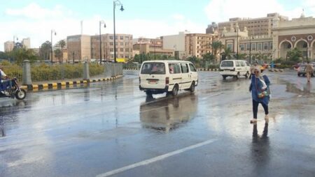 أمطار متفاوتة الشدة ونشاط رياح.. الأرصاد تكشف حالة الطقس غدًا