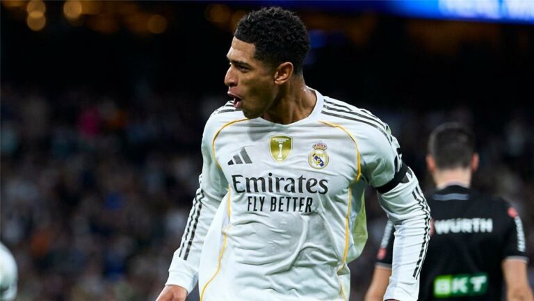 فينيسيوس يهدر ركلة جزاء وبيلينجهام يسجل هدف ريال مدريد الثالث أمام فالنسيا فينيسيوس يهدر ركلة جزاء وبيلينجهام يسجل هدف ريال مدريد الثالث أمام فالنسيا