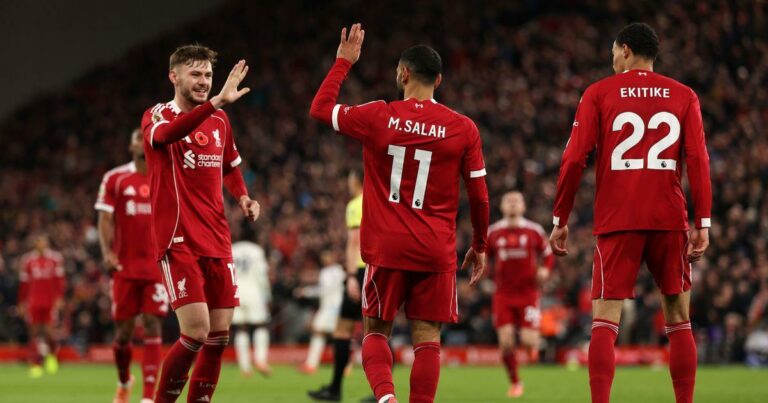 فيديو | تصرف رائع من جيرارد وماكمانامان تجاه محمد صلاح بعد مباراة ليفربول وأستون فيلا
