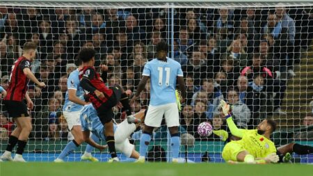 فيديو | بعد خطأ دوناروما.. أدامز يسجل هدف بورنموث الأول أمام مانشستر سيتي