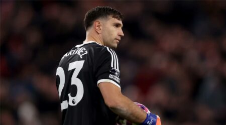 إيميليانو مارتينيز بعد خطأه في هدف محمد صلاح: أنا لا أخسر أبدًا